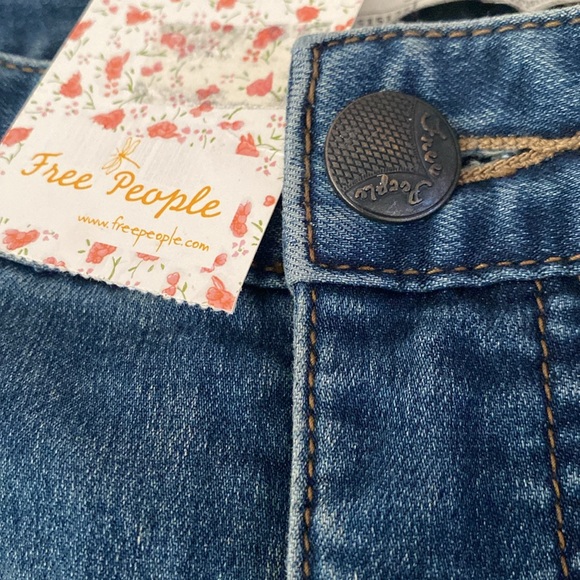Free People Josie Medium Wash Jeans Size 28 or Size 6 equivalent NWT - Picture 6 of 10